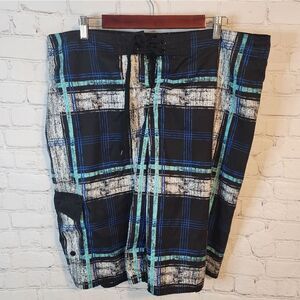 Men's Carbon Black Sport board shorts, size 38